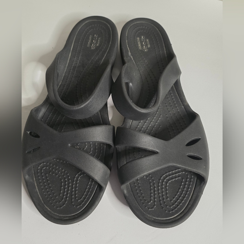 Croc's Women’s Black Comfort Slip-On Sandals, Kelli Strappy